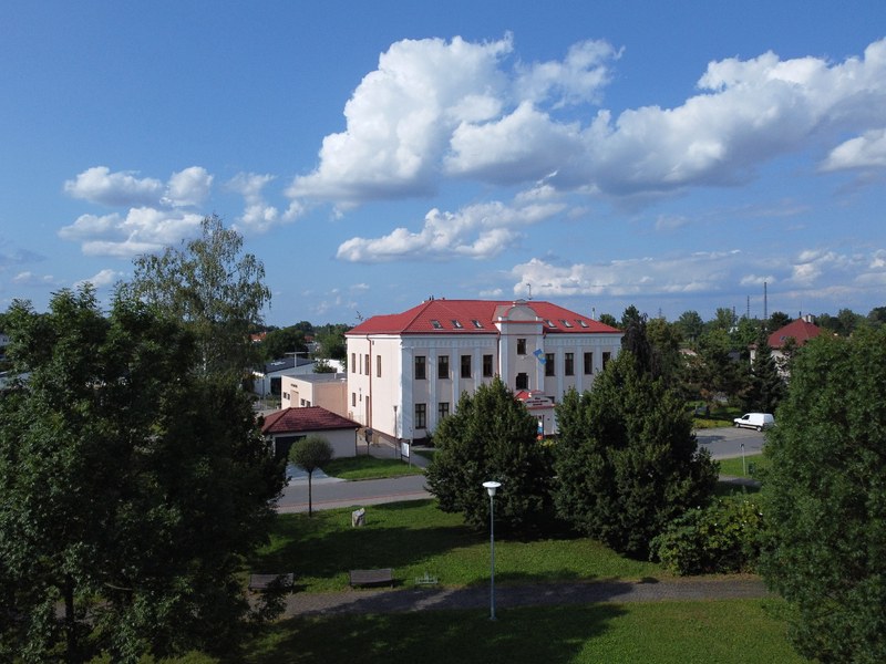 INFORMACE  O UZAVŘENÍ RADNICE DNE 9. 5. 2025 